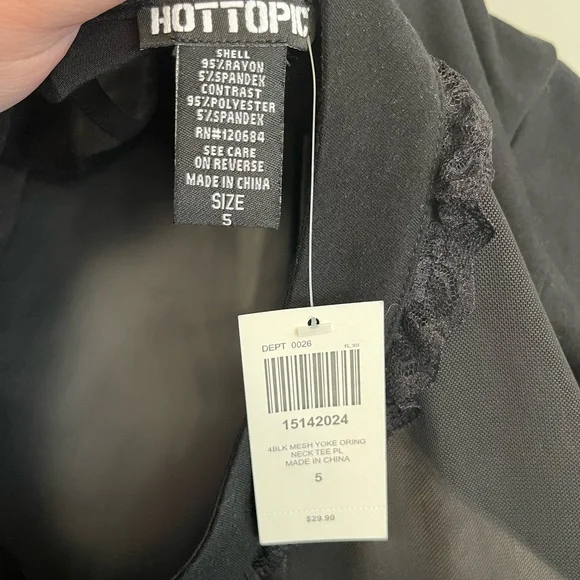 HotTopic Top - Picture 4 of 4